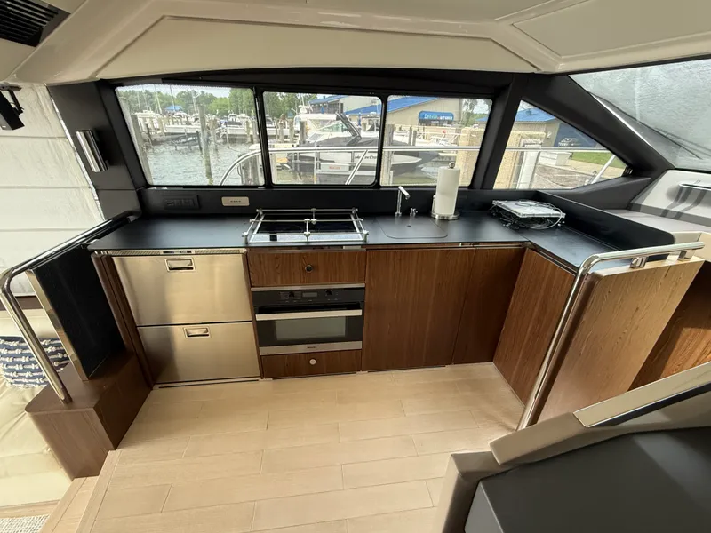 Slide: The Image of Azimut 50 FLY 2018 - 22
