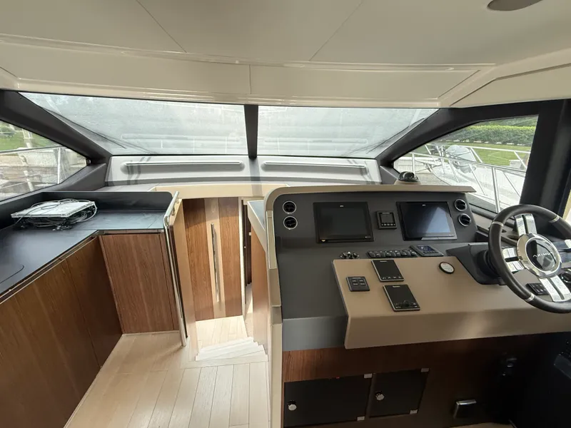 Slide: The Image of Azimut 50 FLY 2018 - 26