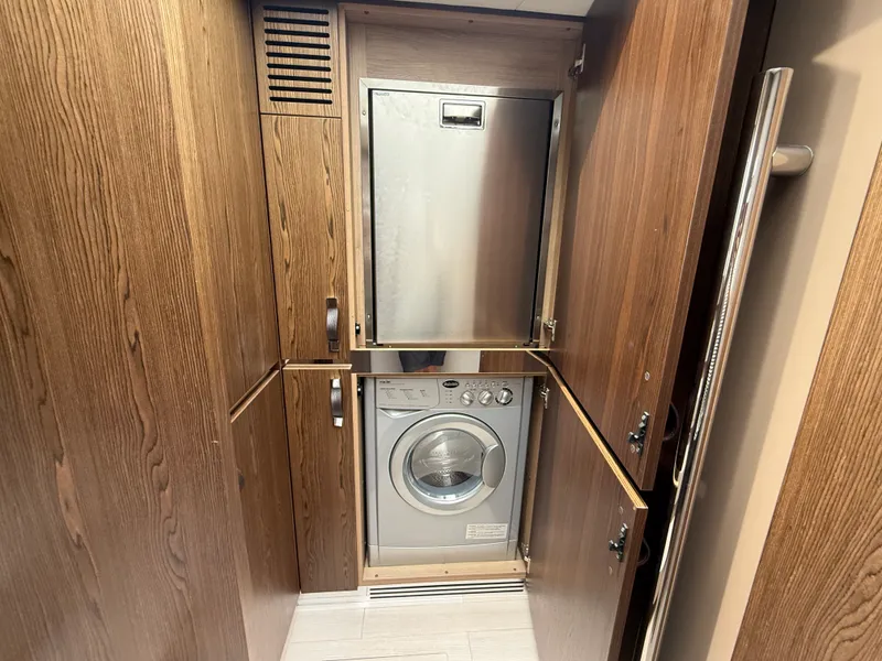 Slide: The Image of Azimut 50 FLY 2018 - 28