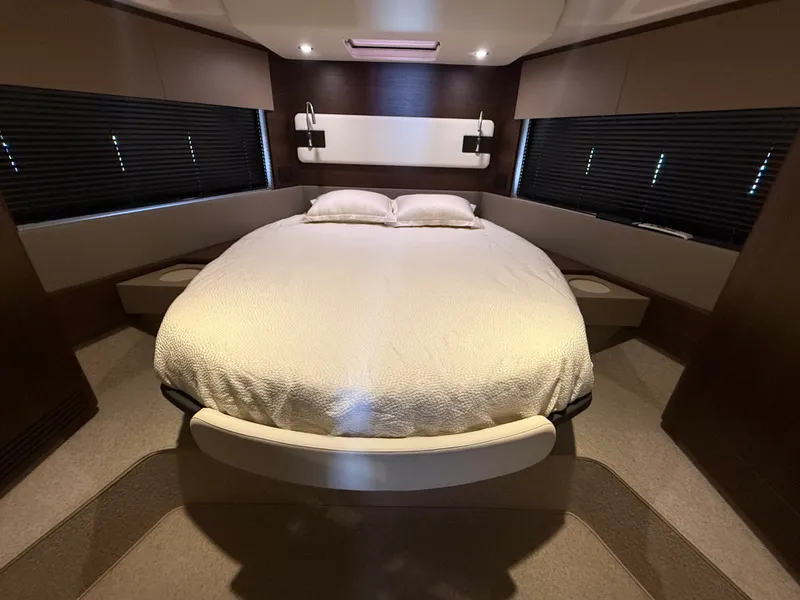 Slide: The Image of Azimut 50 FLY 2018 - 35