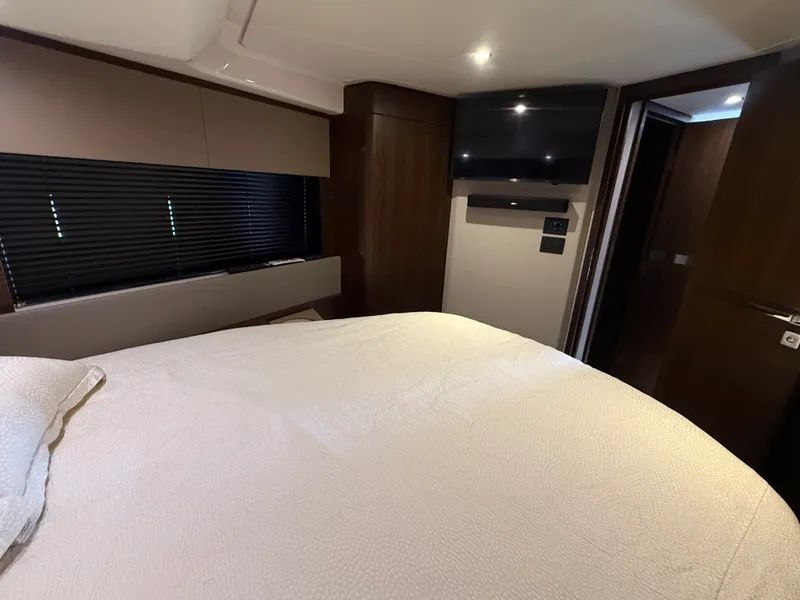 Slide: The Image of Azimut 50 FLY 2018 - 36
