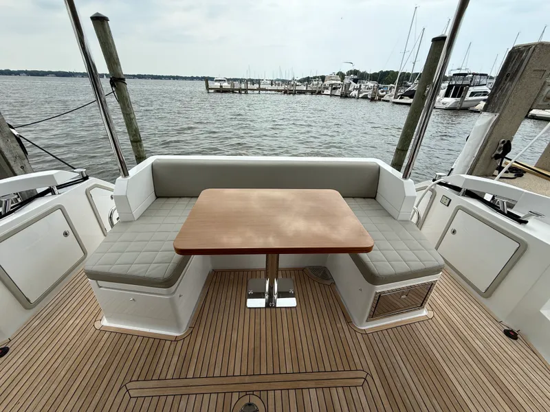 Slide: The Image of Azimut 50 FLY 2018 - 4