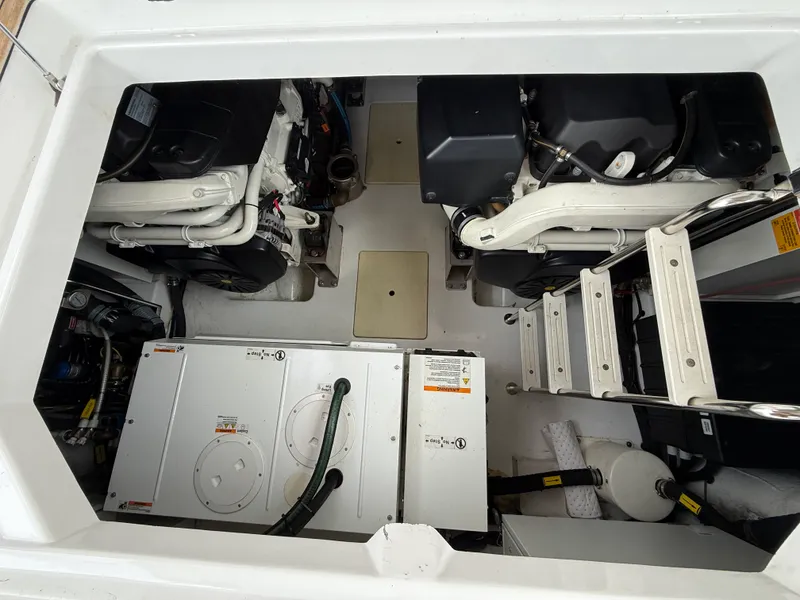 Slide: The Image of Azimut 50 FLY 2018 - 42