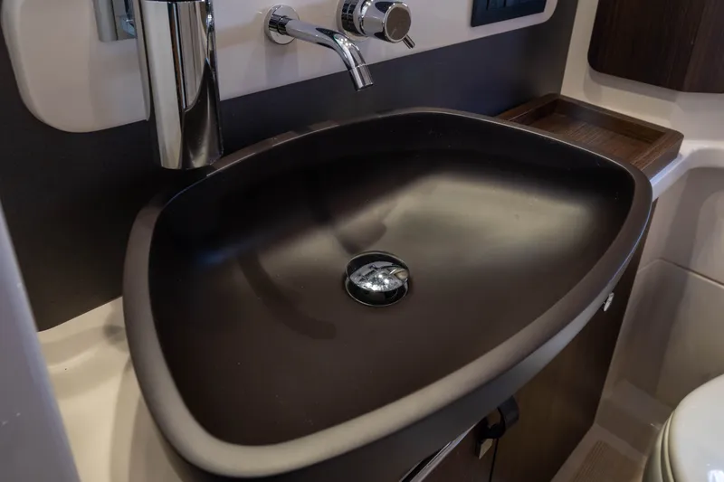 Slide: The Image of Azimut 50 FLY 2018 - 54