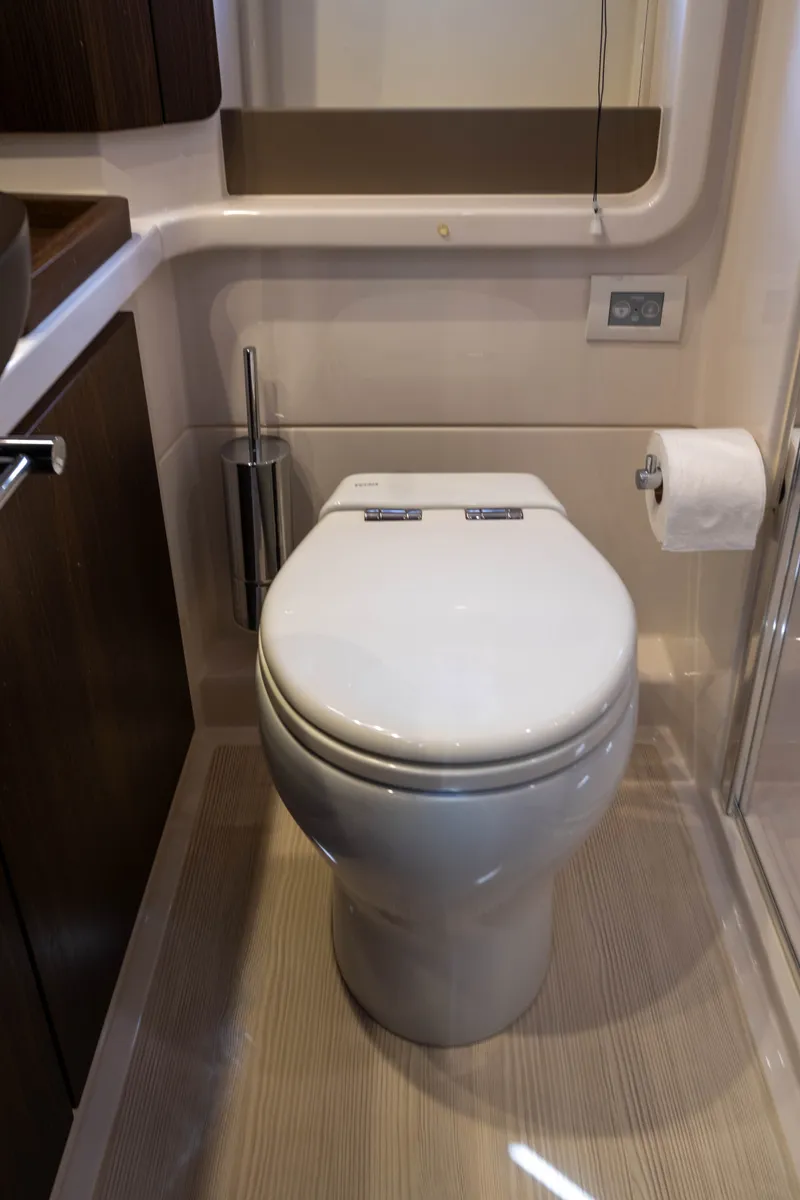 Slide: The Image of Azimut 50 FLY 2018 - 56