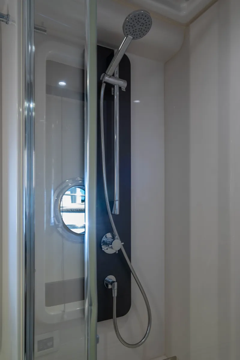 Slide: The Image of Azimut 50 FLY 2018 - 58