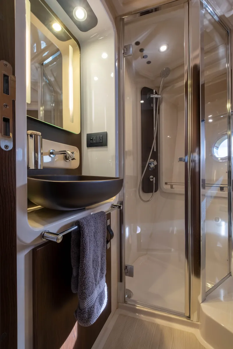 Slide: The Image of Azimut 50 FLY 2018 - 63
