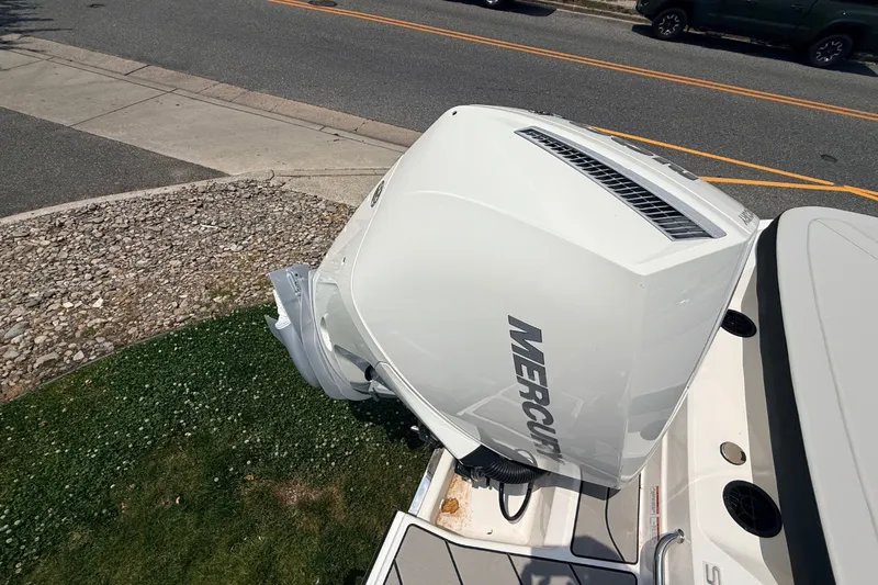 Slide: The Image of Sea Ray SPX 210 Outboard 2026 - 3