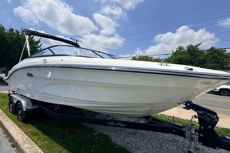Slide: The Image of Sea Ray SPX 210 Outboard 2026 - 2