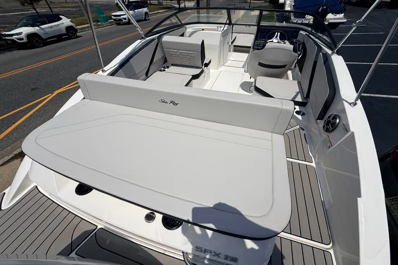 Slide: The Image of Sea Ray SPX 210 Outboard 2026 - 4