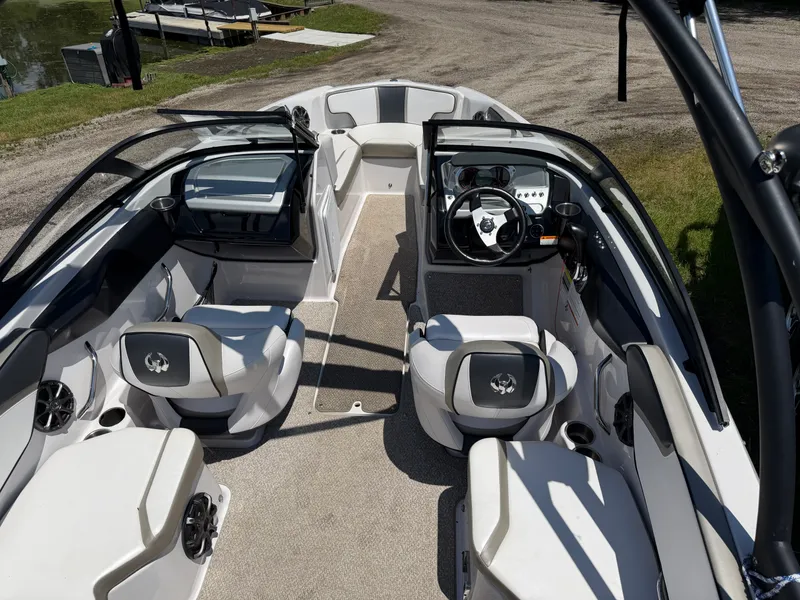 Slide: The Image of Scarab 195HO IMPULSE 2014 - 10