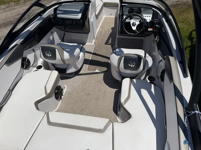 Slide: The Image of Scarab 195HO IMPULSE 2014 - 9
