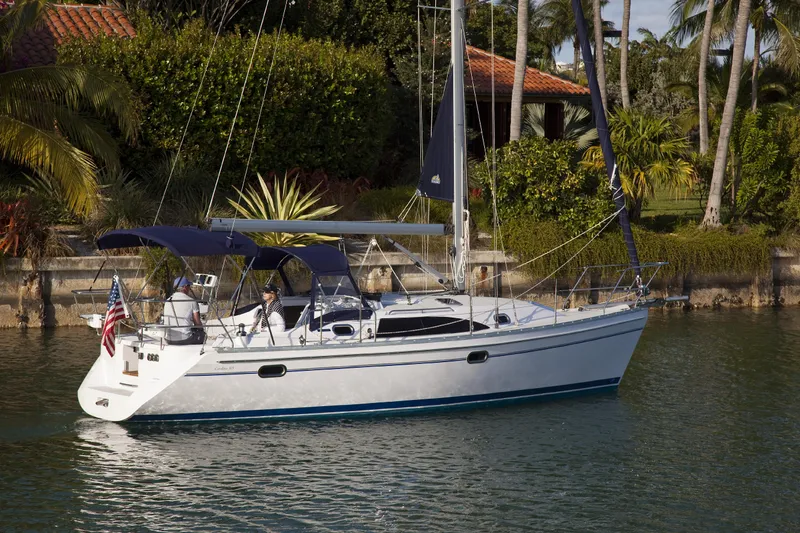 Slide: The Image of Catalina 315 Motoring - 4