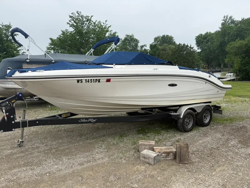 The Image of Sea Ray 210 SPX 2022 - 0