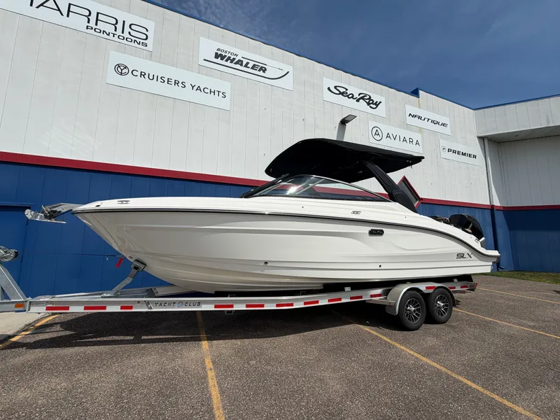 Slide: The Image of Sea Ray SLX 280 2025 - 4