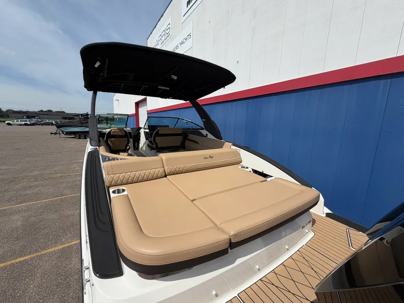 Slide: The Image of Sea Ray SLX 280 2025 - 8