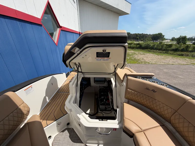 Slide: The Image of Sea Ray SLX 280 2025 - 14