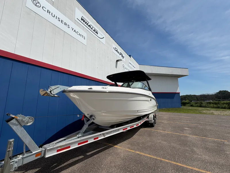 Slide: The Image of Sea Ray SLX 280 2025 - 3