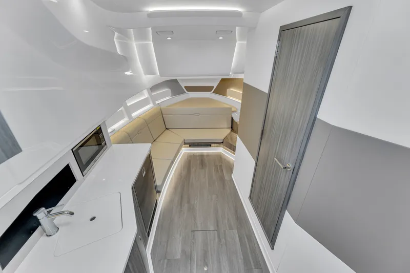 The Image of Sea Ray 370 Sundancer 2023 - 0