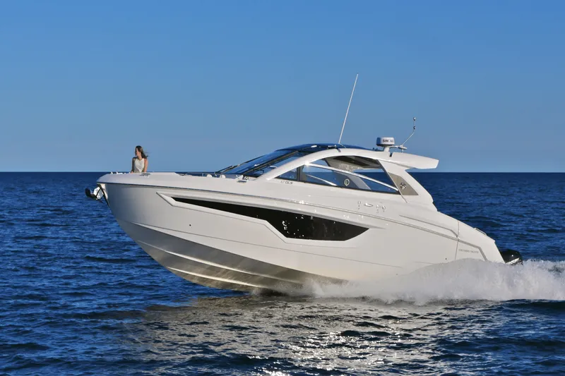 The Image of Cruisers 42 GLS 2023 - 0