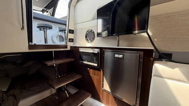 Slide: The Image of Cruisers 42 GLS 2023 - 27