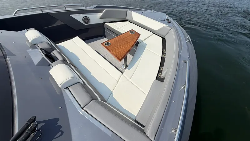 Slide: The Image of Cruisers 42 GLS 2023 - 35