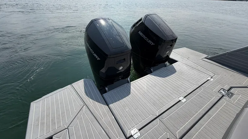 Slide: The Image of Cruisers 42 GLS 2023 - 54