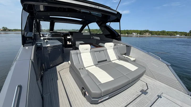 Slide: The Image of Cruisers 42 GLS 2023 - 57