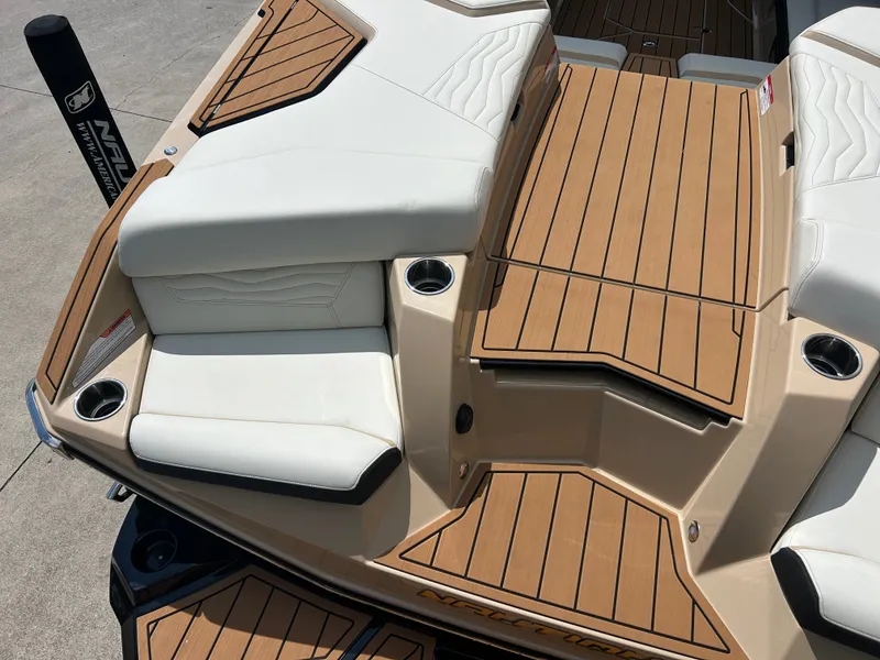 Slide: The Image of Nautique G25 2025 - 7