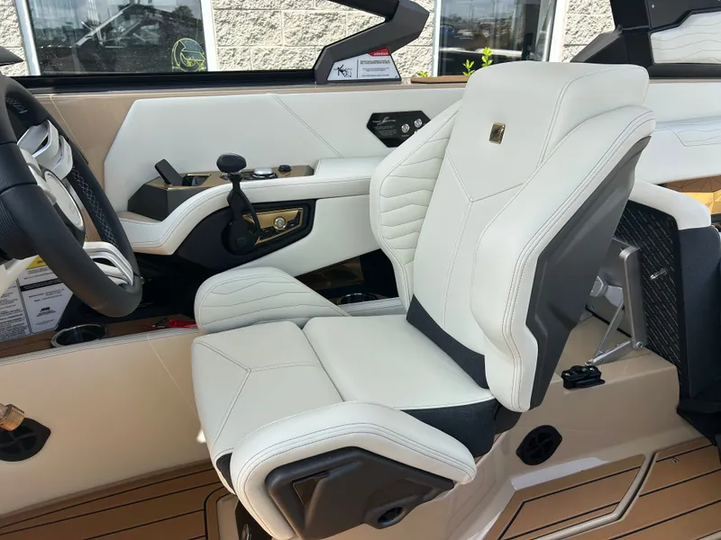 Slide: The Image of Nautique G25 2025 - 33