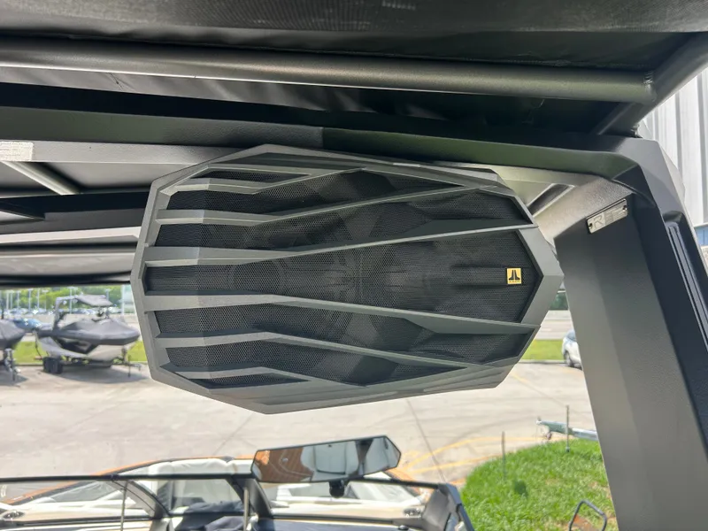 Slide: The Image of Nautique G25 2025 - 15