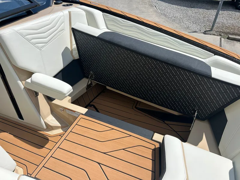 Slide: The Image of Nautique G25 2025 - 27