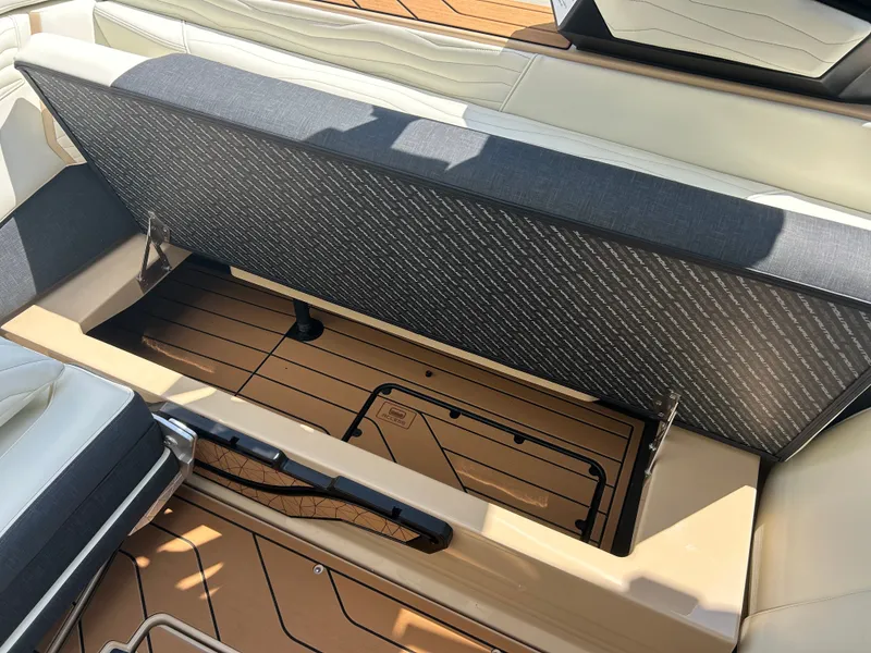 Slide: The Image of Nautique G25 2025 - 19