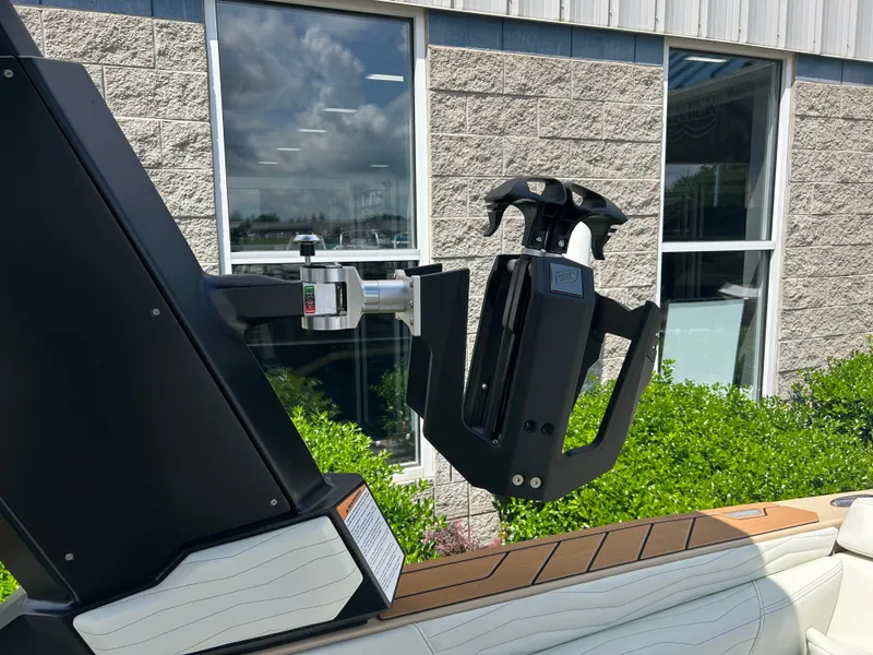 Slide: The Image of Nautique G25 2025 - 13