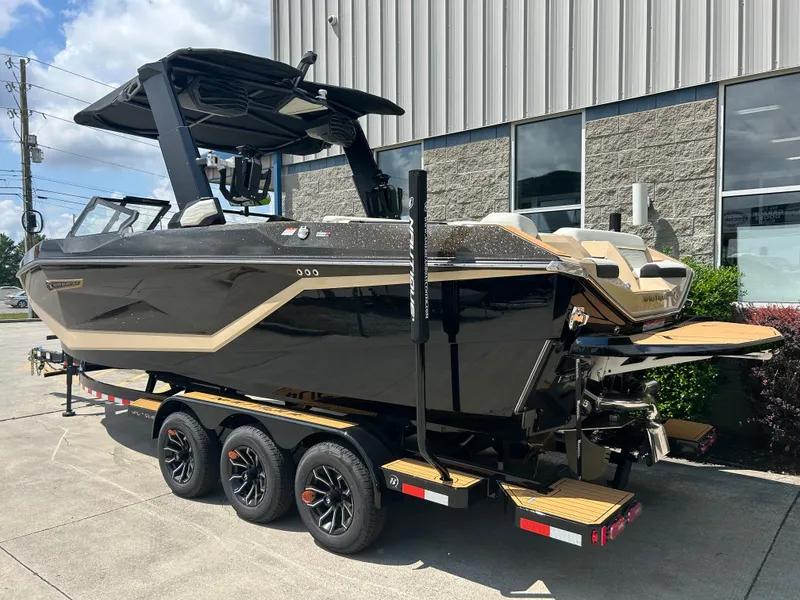 Slide: The Image of Nautique G25 2025 - 4
