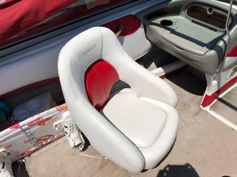 Slide: The Image of Crownline Boats 202 2002 - 6