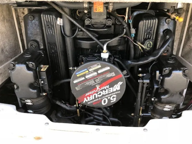 Slide: The Image of Crownline Boats 202 2002 - 9