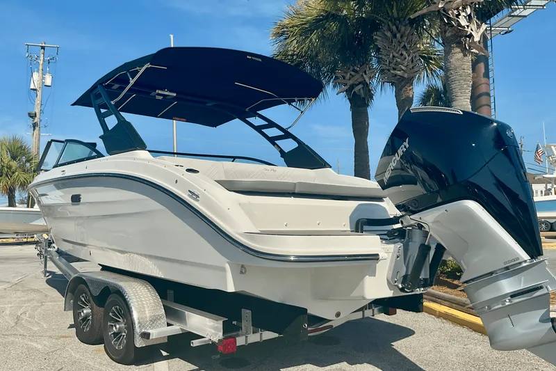 Slide: The Image of Sea Ray SDX 250 Outboard 2025 - 2