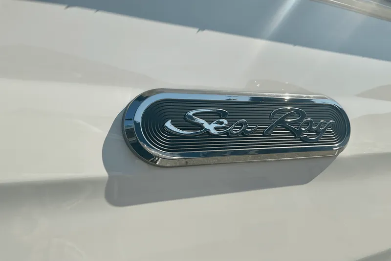 Slide: The Image of Sea Ray SDX 250 Outboard 2025 - 3