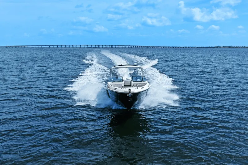 Slide: The Image of Sea Ray 350 SLX OUTBOARD 2023 - 13