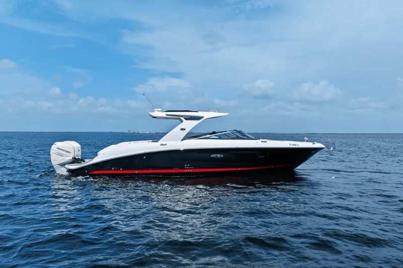 Slide: The Image of Sea Ray 350 SLX OUTBOARD 2023 - 2