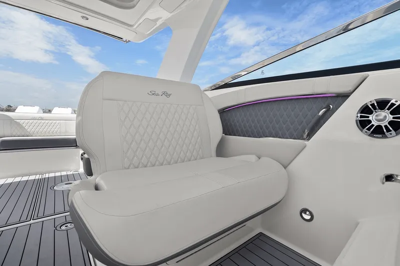 Slide: The Image of Sea Ray 350 SLX OUTBOARD 2023 - 23