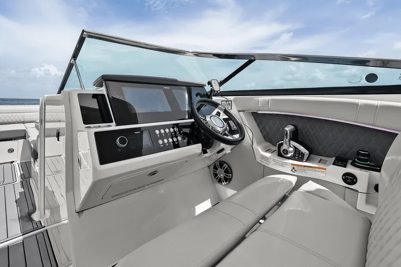 Slide: The Image of Sea Ray 350 SLX OUTBOARD 2023 - 27