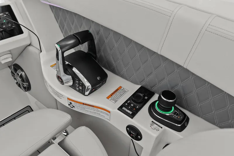 Slide: The Image of Sea Ray 350 SLX OUTBOARD 2023 - 29