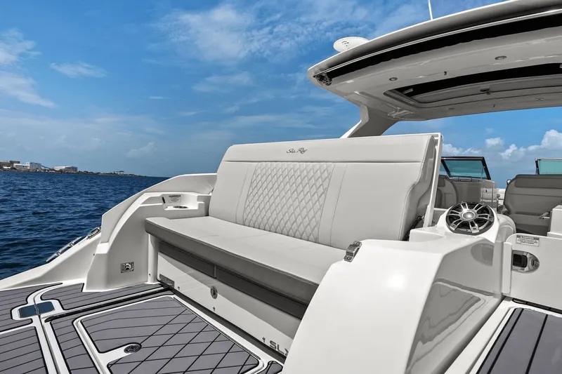 Slide: The Image of Sea Ray 350 SLX OUTBOARD 2023 - 33
