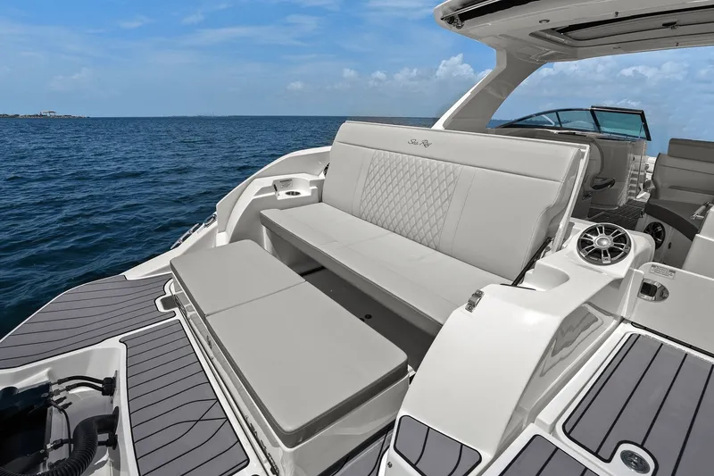 Slide: The Image of Sea Ray 350 SLX OUTBOARD 2023 - 34