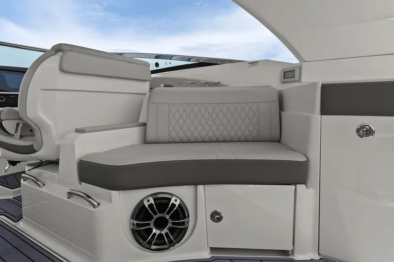 Slide: The Image of Sea Ray 350 SLX OUTBOARD 2023 - 37