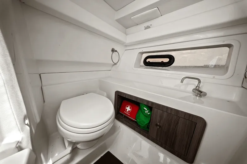 Slide: The Image of Sea Ray 350 SLX OUTBOARD 2023 - 42