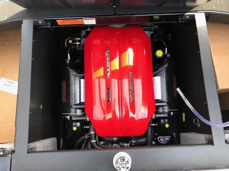 Slide: The Image of Malibu Wakesetter 21 MLX 2019 - 13