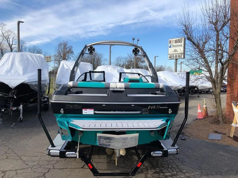 Slide: The Image of Malibu Wakesetter 21 MLX 2019 - 18